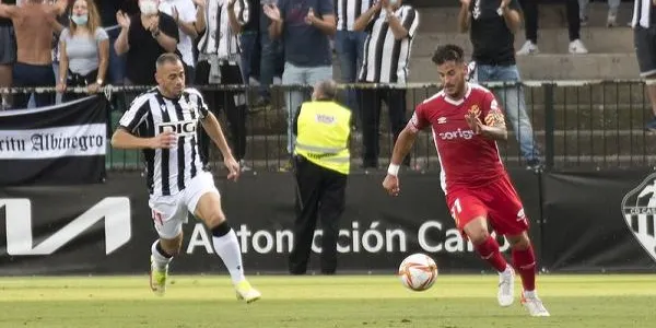 Duel vibrant entre el Nàstic i el Castellón en la primera ‘final’ per estar a la promoció d’ascens
