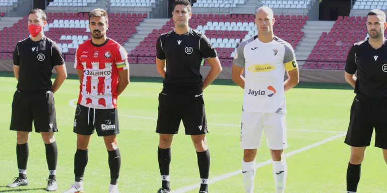 Dos àrbitres catalans debuten a la Primera RFEF