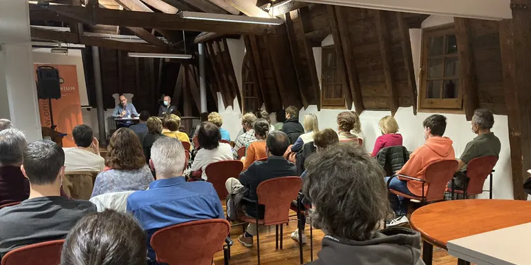 'Salvem els mots' anima a mantenir l'ús de paraules catalanes en perill de desaparició