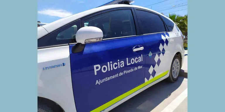 La Policia Local de Pineda lliura a Mossos una persona que aturen a la NII amb 600 plantes de marihuana
