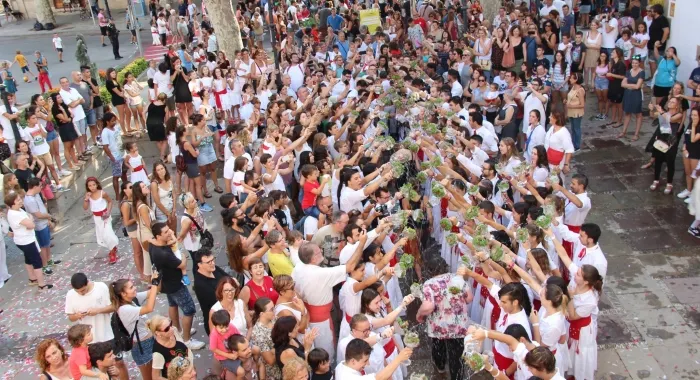 Foto: tradicional remullada de les autoritats (Ajuntament d'Arenys de Mar)