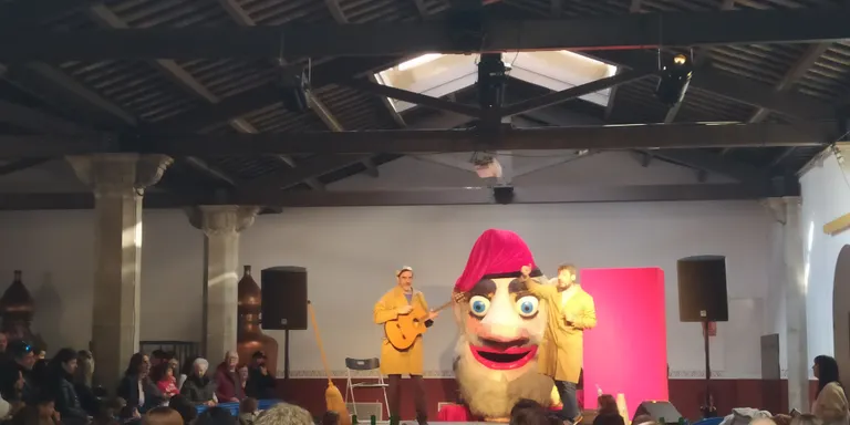 El Tió d'Arenys de Mar s'ha despertat aquest migdia al Calisay