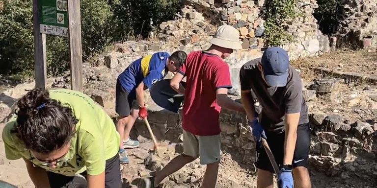 Vidreres arrenca la campanya d'excavacions al castell de Sant Iscle