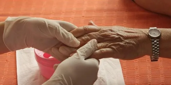 La Xarxa Santa Tecla estudia 225 casos d'Alzheimer amb l'ús de biomarcadors