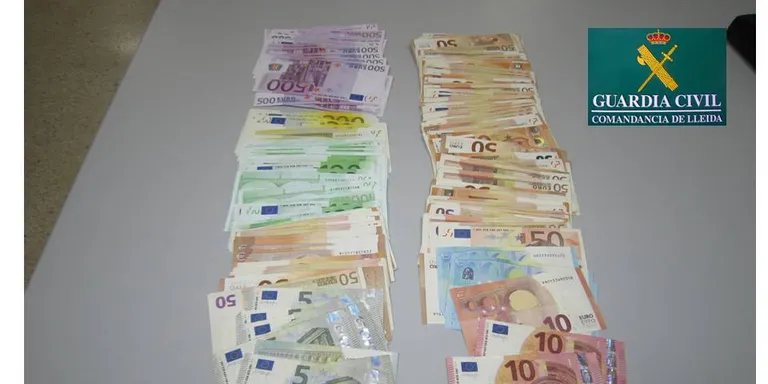 Intervinguts a la Farga de Moles 21.000 euros en divises i 5.400 en productes de bellesa