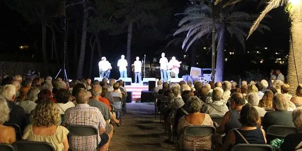 Èxit multitudinari de la Cantada d’Havaneres d’Altafulla