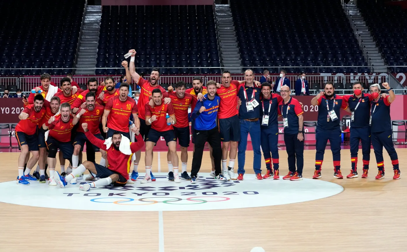 Els "hispanos" capgiren el partit contra Suècia i lluitaran per medalla