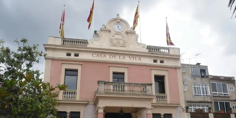 Les entitats municipalistes promouen un compromís electoral per derogar la llei de règim local