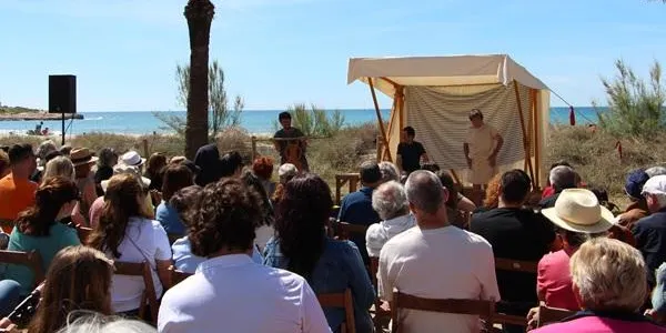L’activitat marinera d’Altafulla a l’època romana atrau desenes de persones al parc de Voramar