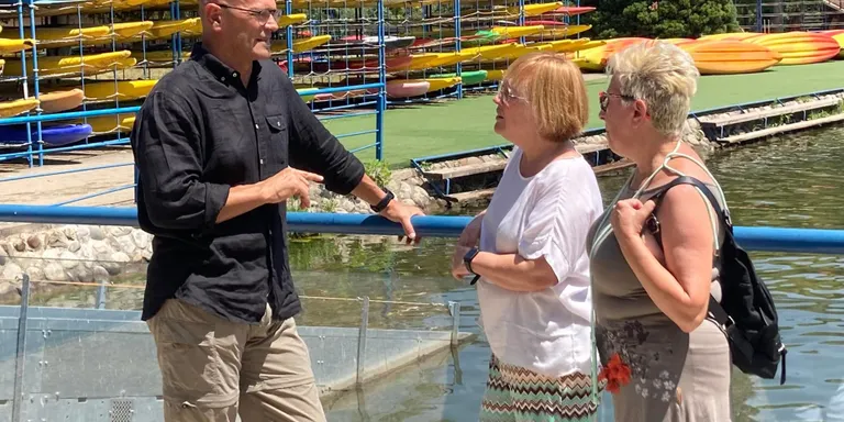 Raül Romeva dóna suport al projecte Pirineu Outdoor sobre esports a l'aire lliure a l'Alt Urgell