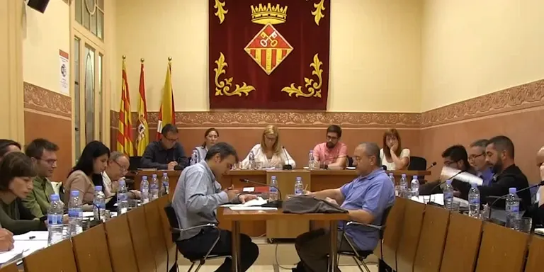 Rubí acorda ser ciutat acollidora per a refugiats, però rebutja l'AMI