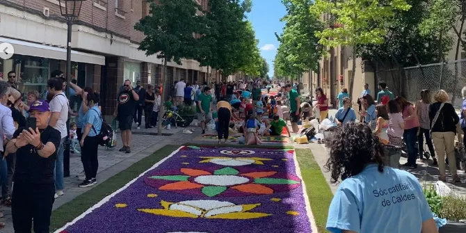 Caldes viu un cap de setmana de corpus amb les catifes com a protagonistes