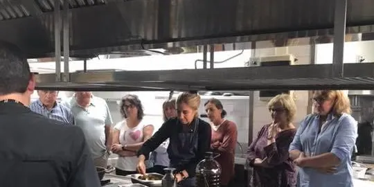 La xef Ada Parellada dóna suport al programa 'Mengem d'Aquí' a l'Alt Urgell i Cerdanya