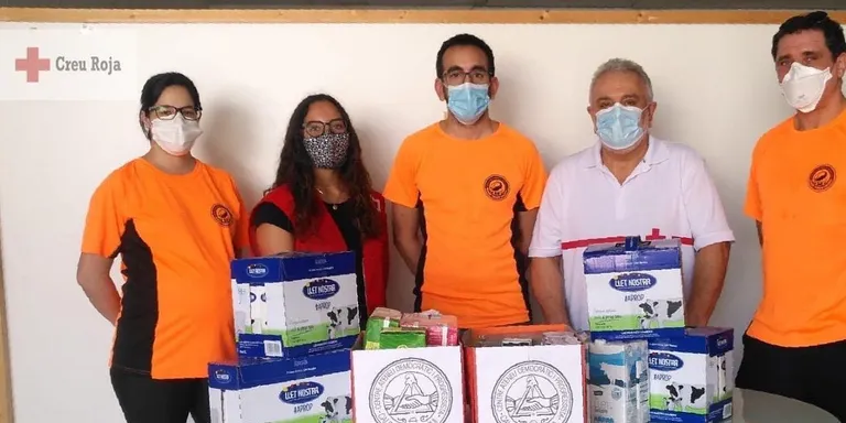 El Centre Democràtic i el Rugby & Touch recapten més de 300 quilos d'aliments en el seu recapte solidari