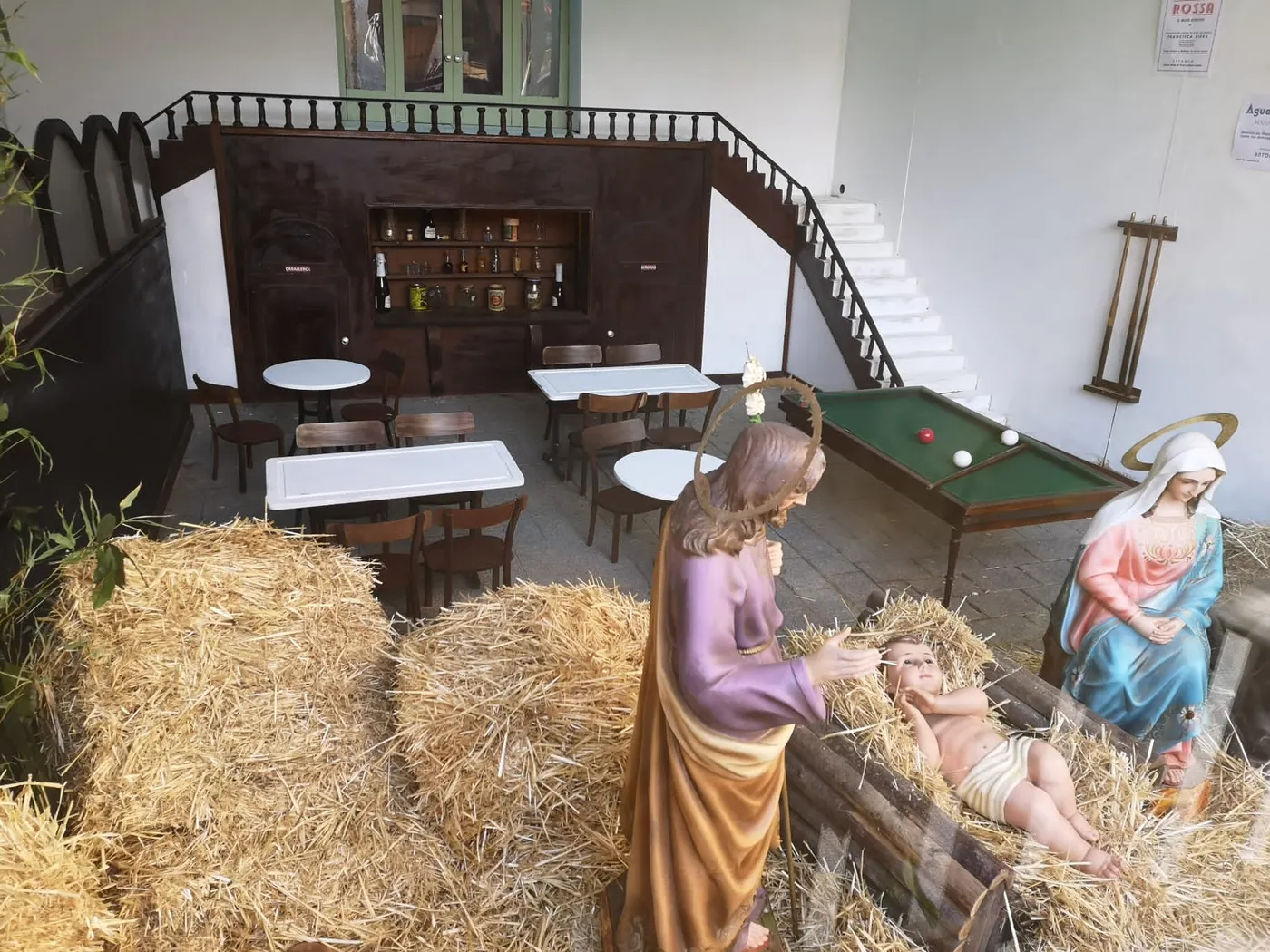 El pessebre de la plaça de l’Església evoca com era l’Ateneu fins el 1972