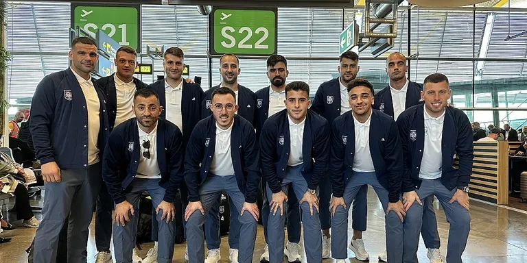 La selecció espanyola de futbol platja, amb José Arias, ja es troba a Dubai