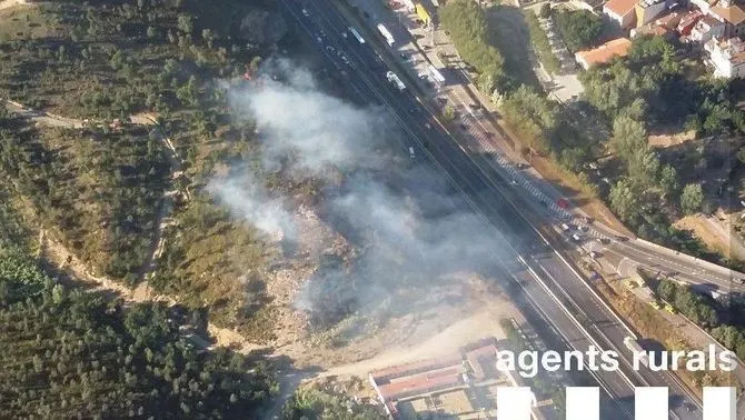 La Federació d'ADF's demanen franges de 25 metres d'amplada a les autopistes C32 i AP7 per evitar incendis