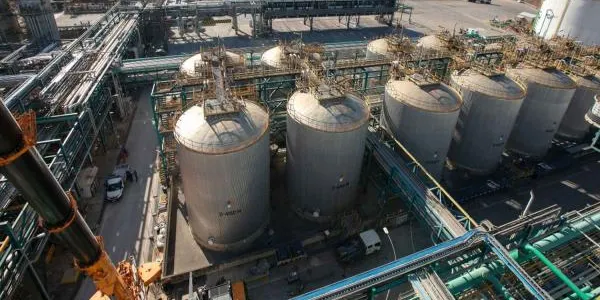 Repsol estudia com adaptar les instal·lacions de Tarragona per produir combustibles renovables
