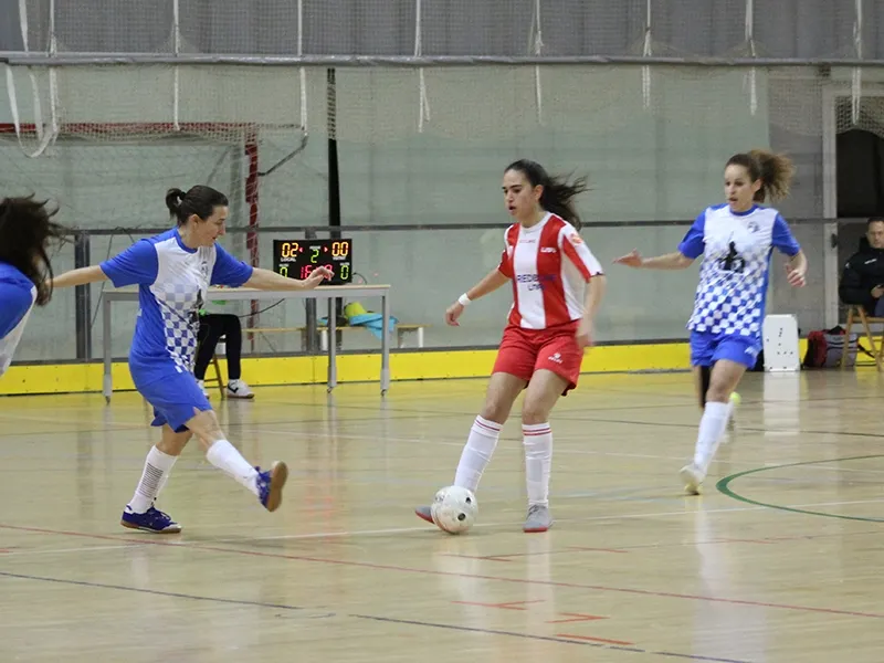 La jugadora de l'Esportiu Marta Moreno en una imatge davant del Morell / Arxiu