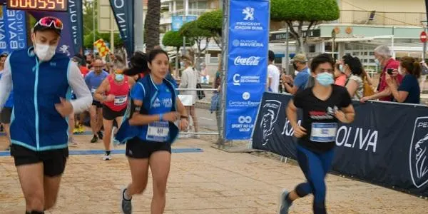 Triple representació femenina dels Atletes d’Altafulla en els 10 km de la Mitja Marató de Cambrils
