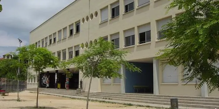 El govern trasllada al conseller d’Ensenyament la saturació d’alumnes a l’Institut