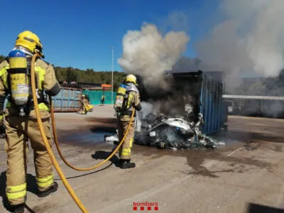 L’incendi en una empresa de tractament d’olis residuals a Alcover activa el PLASEQTA