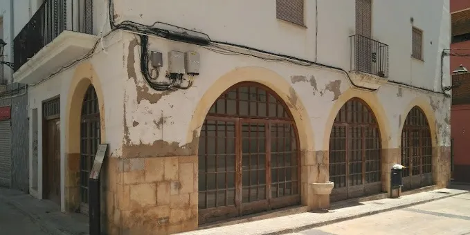 Aprovada una moció per donar un nou ús a les peixateries velles
