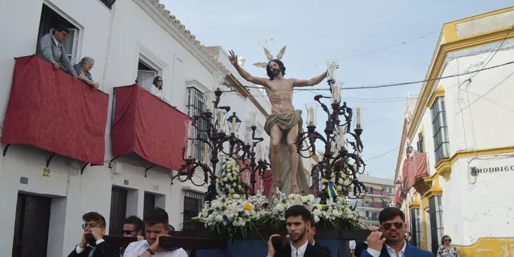 La asociación parroquial del Resucitado y la banda de la Vera-Cruz, en ‘Semana Santa en la Campiña’