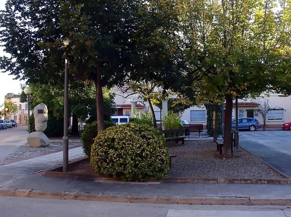 Una cercavila amb la Mulassa petita dona el tret de sortida a la festa major de la Fraternal