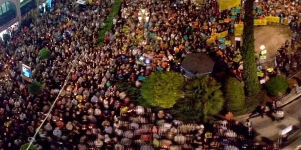 Prop de 5.000 persones clamen per la llibertat de Sànchez i Cuixart davant de la subdelegació del Govern a Tarragona