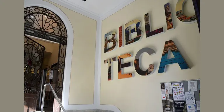 La biblioteca de Utrera pone en marcha su servicio de préstamos con cita previa