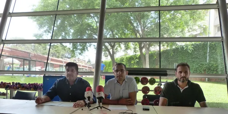 La piscina descoberta de Can Rosés perd 4.000 litres d'aigua al dia