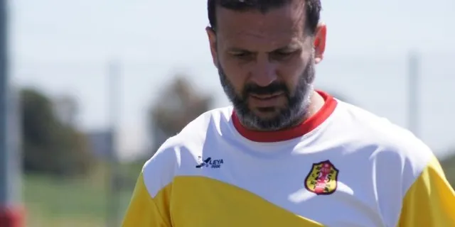 Mario Fernández deixa de ser entrenador del Veinti