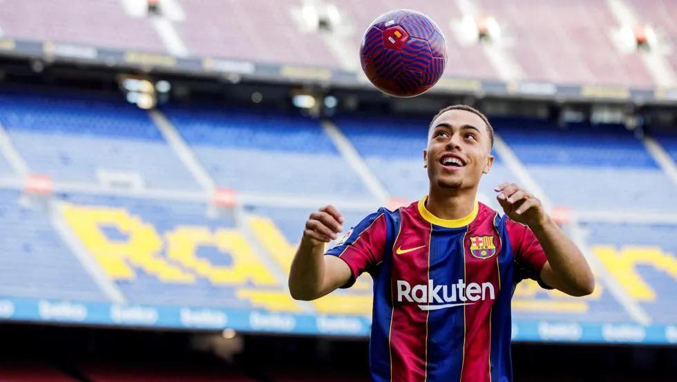 Sergiño Dest, presentat oficialment pel FC Barcelona