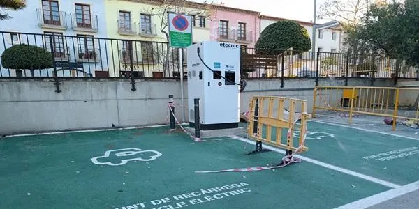 El nou carregador de vehicles elèctrics d’Altafulla podria estar operatiu en tres setmanes