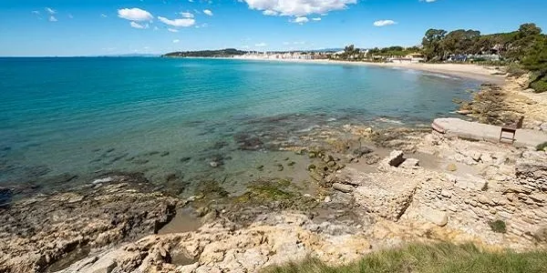La platja d’Altafulla tanca el primer mes de temporada sense incidències destacables
