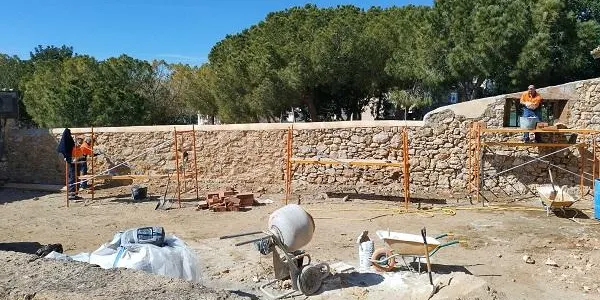En marxa l'adequació del nou jardí d'escultures entorn l'era de l'Esteve d'Altafulla