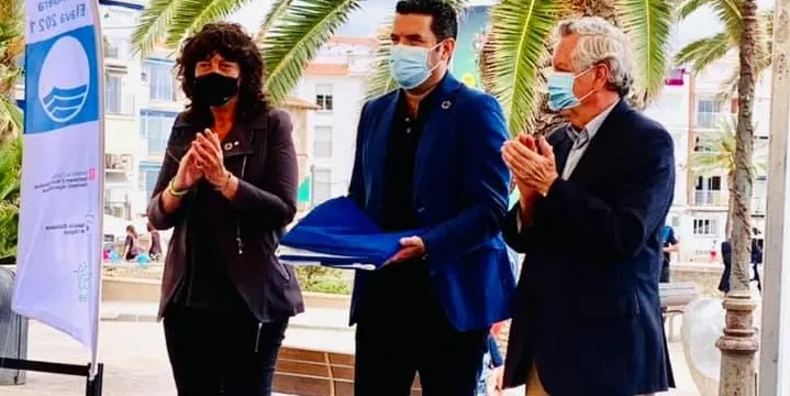 Pineda ja ha rebut les dues banderes blaves per les platges de La Riera i Els Pescadors