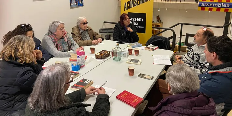 El Club de Lectura Política tracta la novel·la Acte de violència