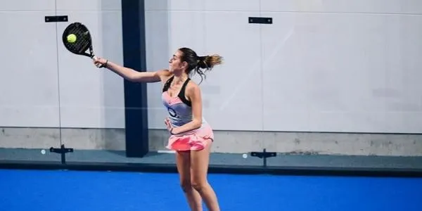 La palista Anna Ortiz cau en els vuitens de final del Slam Indoor Dir Sant Cugat