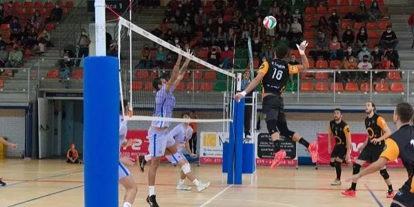 La millor versió del CEVOL Torredembarra tampoc és suficient davant el San Roque Batán (0-3)