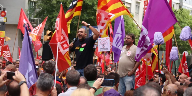 Un miler de sindicalistes es mobilitzen per una pujada de sous i en contra del "pacte de la pobresa" de la patronal