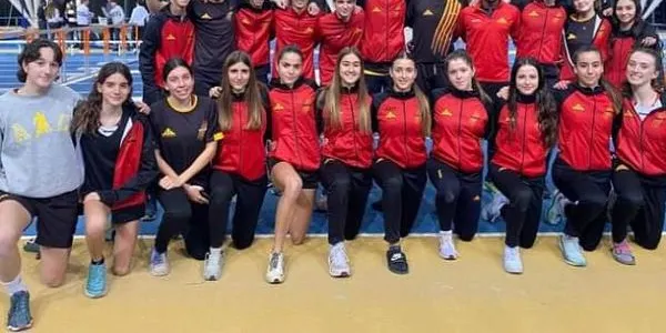 Les germanes Mar i Emma Vendrell assoleixen el bronze amb l’AA Catalunya en el Campionat de Catalunya Sub20 en PC