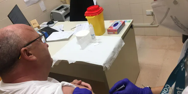 El Centre Sanitari posa en marxa la campanya de vacunació simultània contra la grip i de reforç contra la covid
