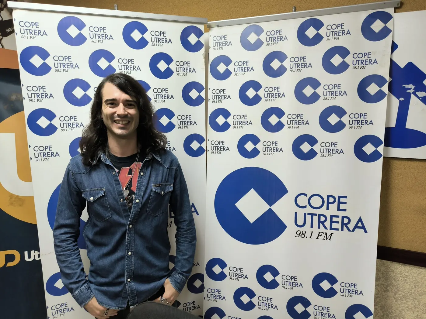 Pasan los campanilleros a ritmo de rock