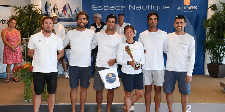 Els regatistes del Club Nàutic Cambrils Joan Fargas i Laura Williams s’imposen a la 16a Cambrils a Bon Port en Ilca 4