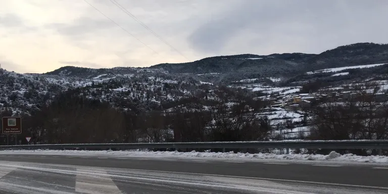 Es manté l'obligació de cadenes en diverses carreteres del Pirineu