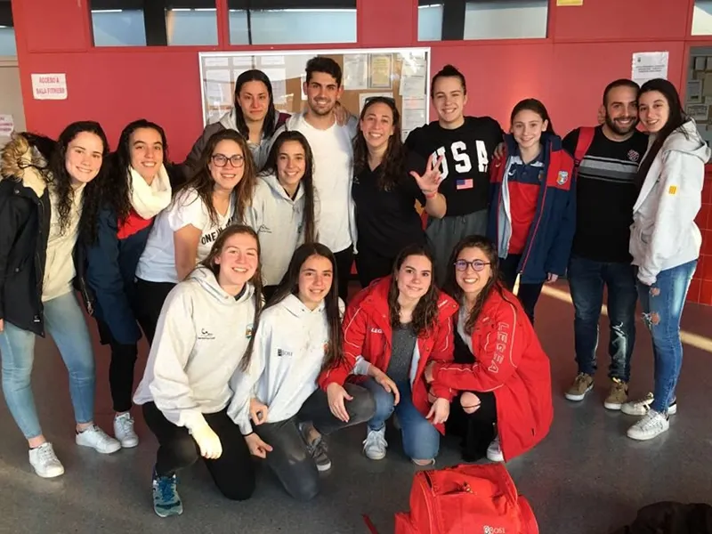 Alegria de l'equip just després de la victòria a Dos Hermanas / Foto: @waterpolorubi