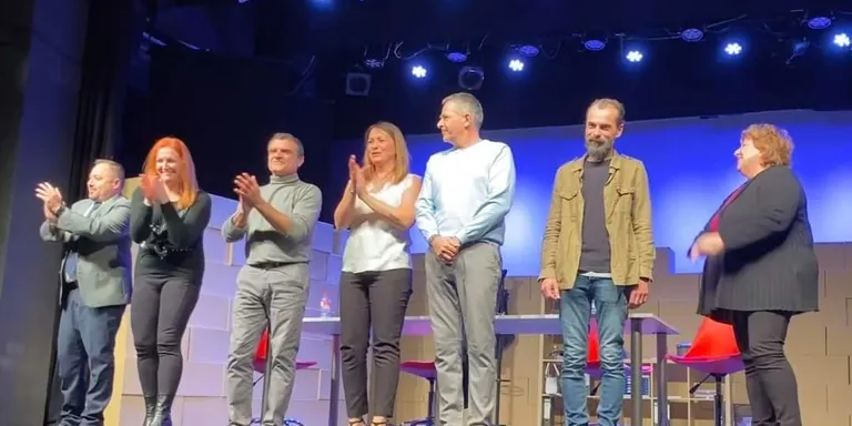 Bona acollida de l'obra de teatre '7 anys' però cal recuperar l'hàbit d'anar al teatre