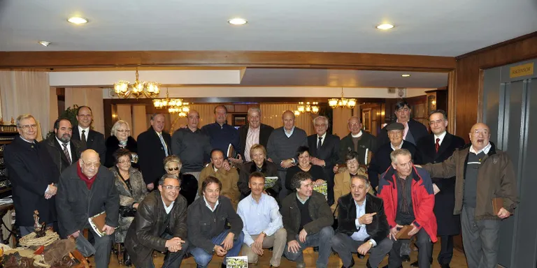 El Club Gel Puigcerdà homenatja els pioners de l'hoquei gel de 1958